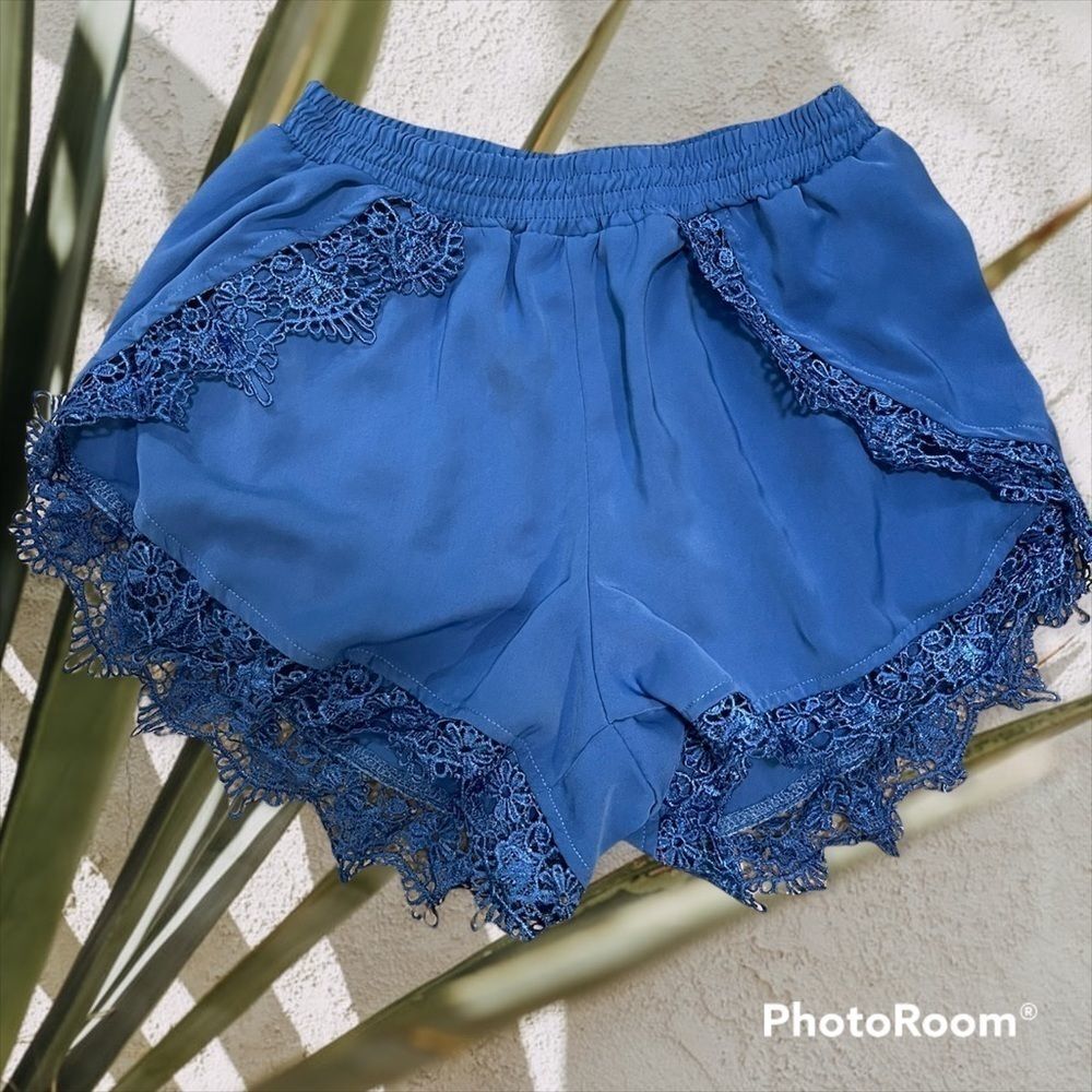 TOBI blue lace shorts